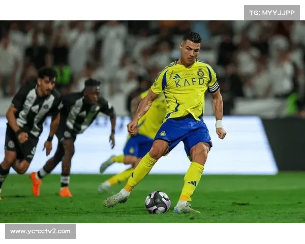 C罗主罚点球前专注凝视，利雅得胜利客场领先提振士气